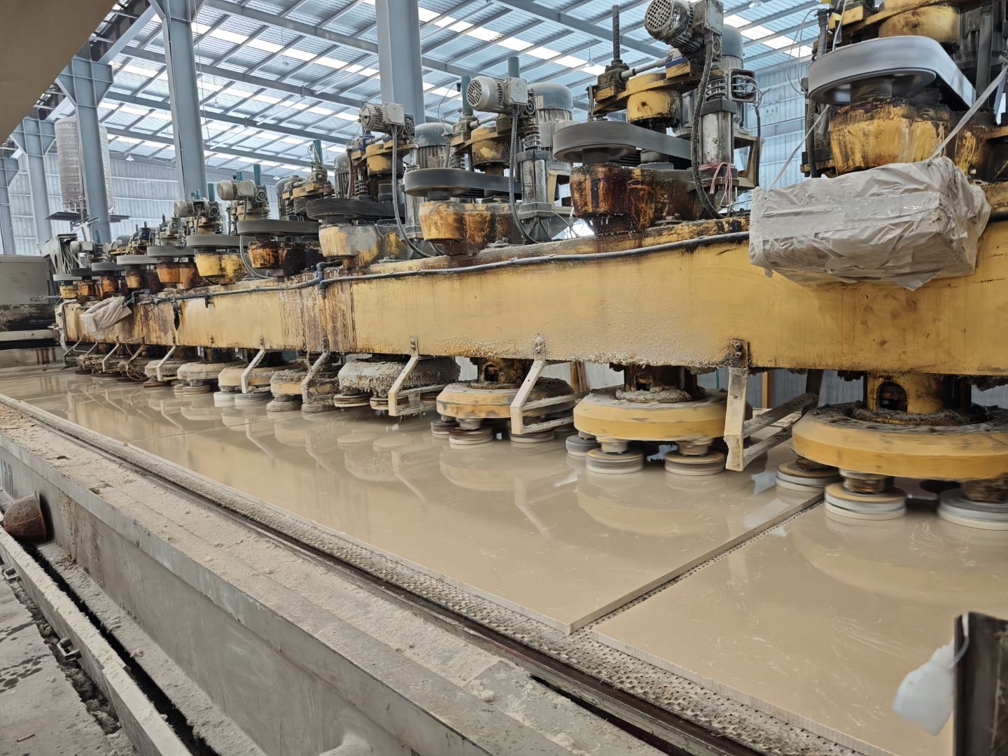 Royal Beige slab Royal Beige slab